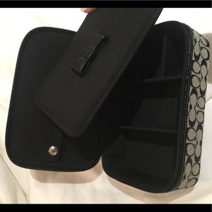 Coach‎ Jewelry Case Travel Bag